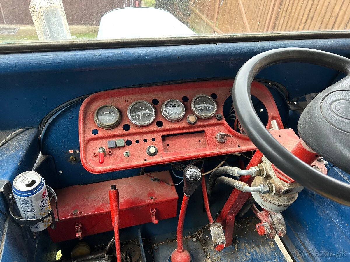 Traktor Zetor 4011