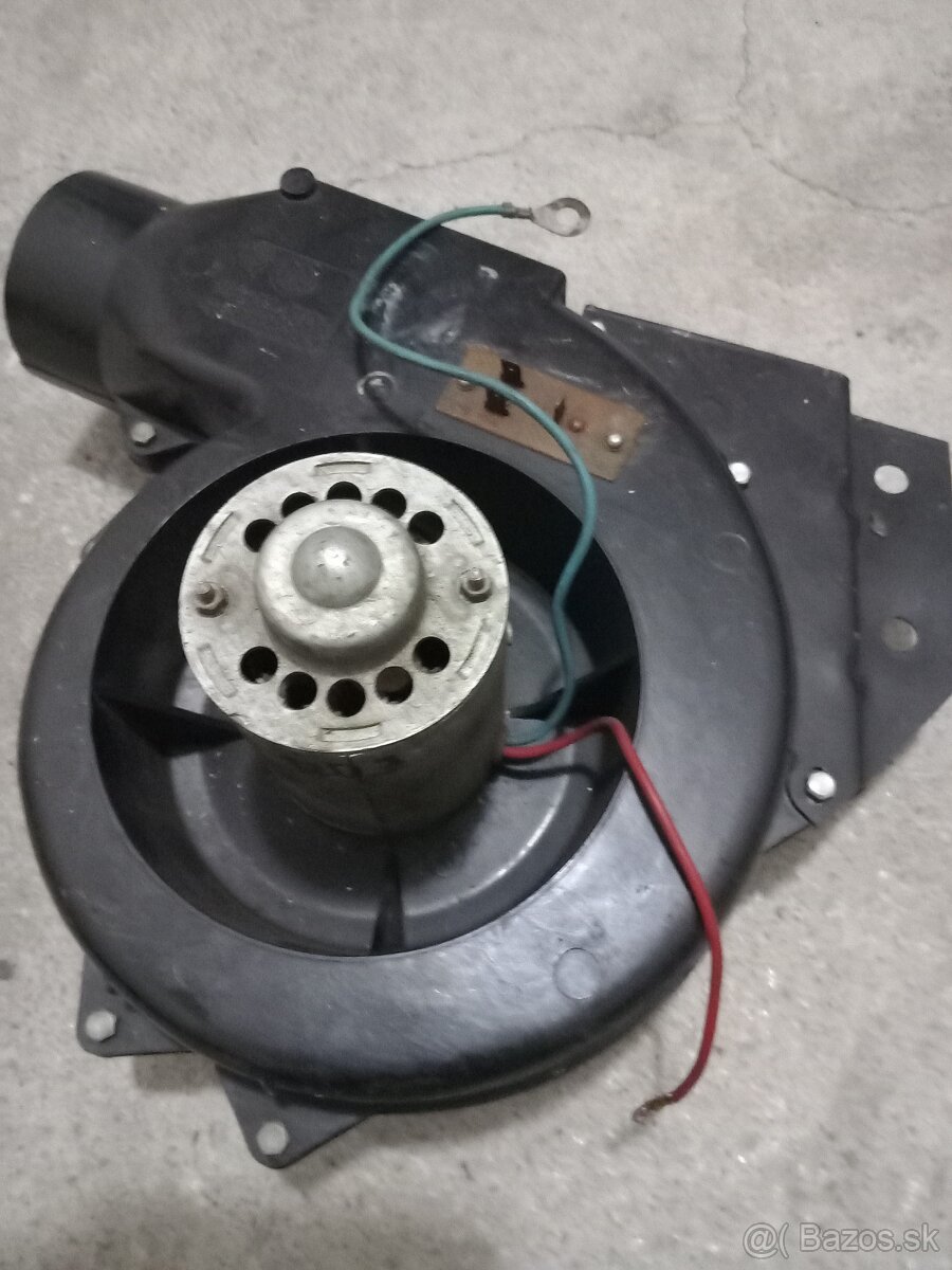 Elektricky motorček kureni.