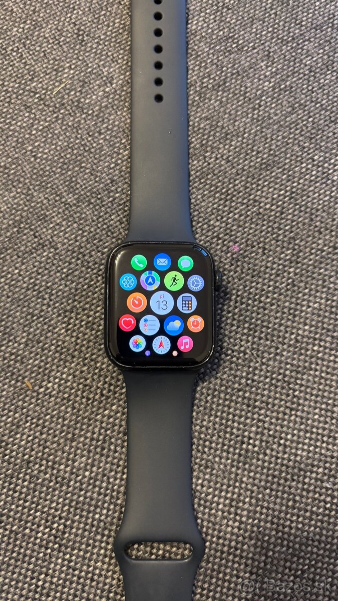 Predám Apple Watch SE 2 44mm 89% baterka