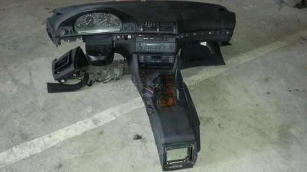 bmw e39 palubna doska+ laktova opierka komlet predok -