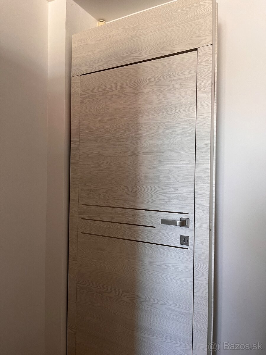 Interiérové dvere s horným panelom
