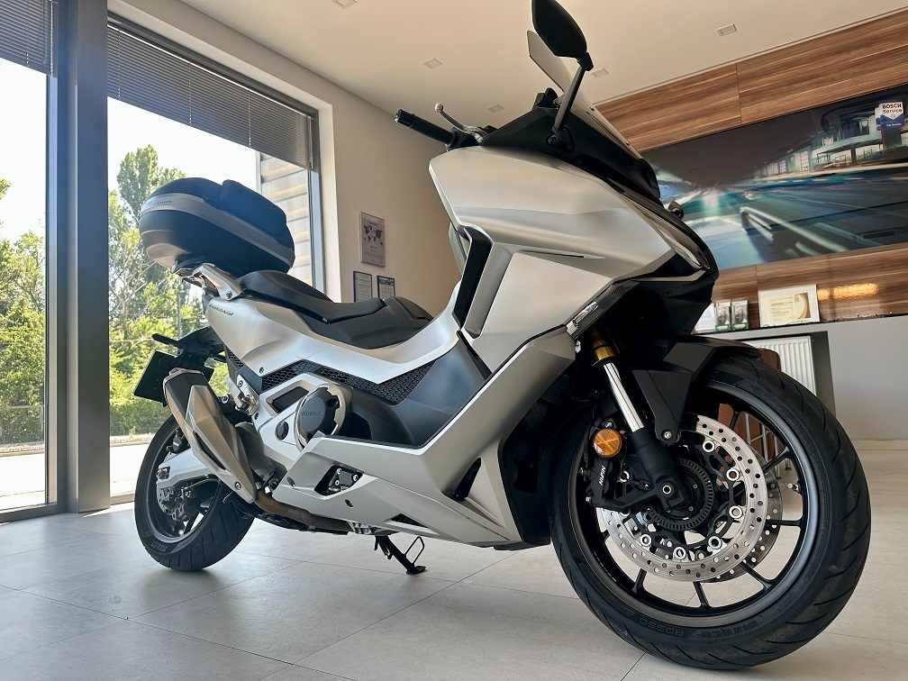 Honda Forza 750