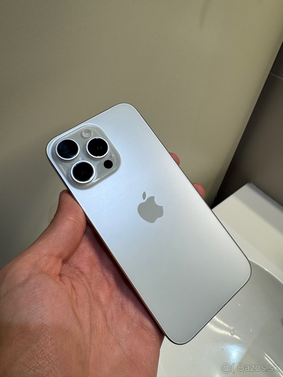 VYMENÍM/PREDÁM iPhone 15 PRO MAX 256GB BIELY 88% BATÉRIA