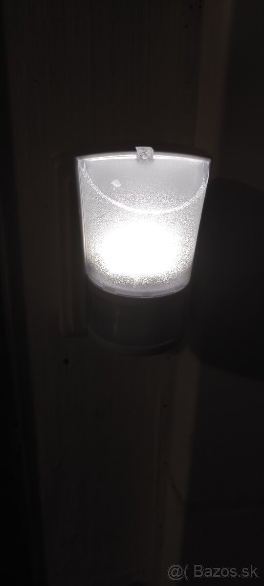 Nočné svetlo zo senzorom