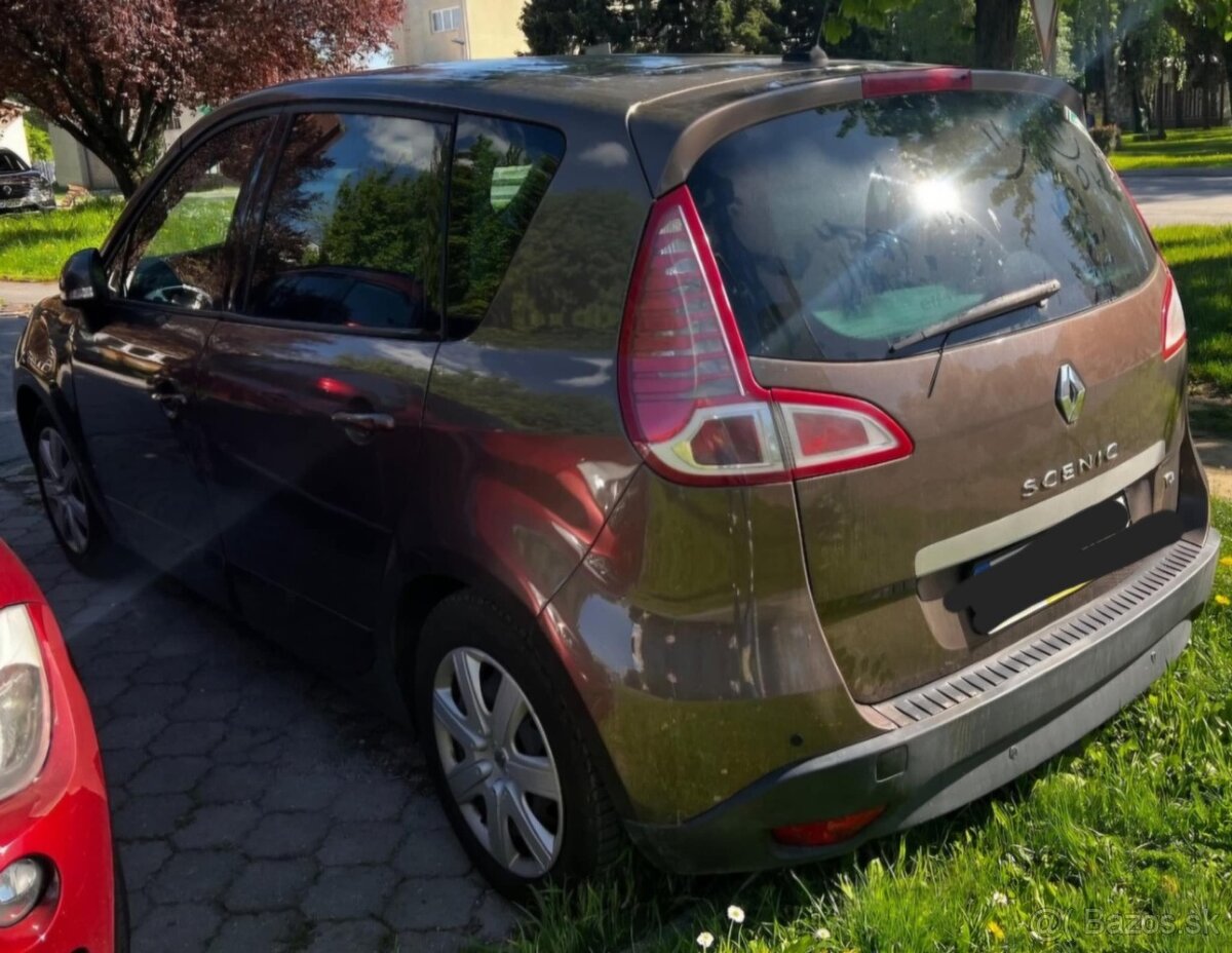 Rozpredám Renault scenic 2.0 benzín 103kw 2010