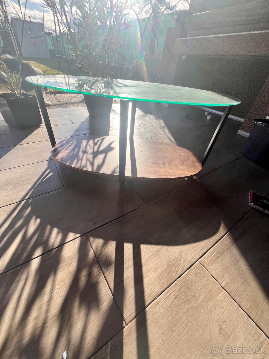 Konferenčný stolík