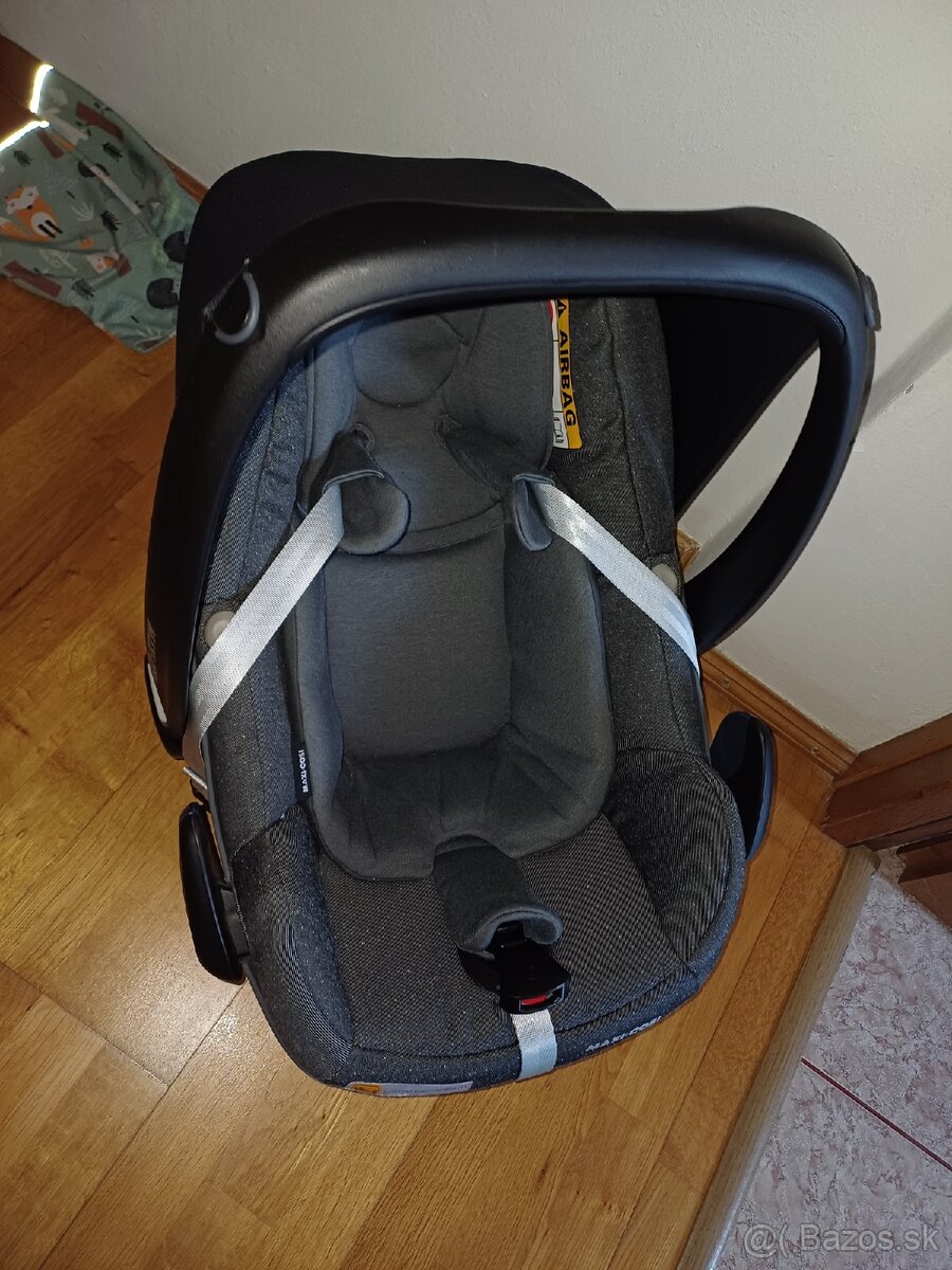 Autosedačka Maxi-Cosi Pebble Pro i-Size + isofix základňa