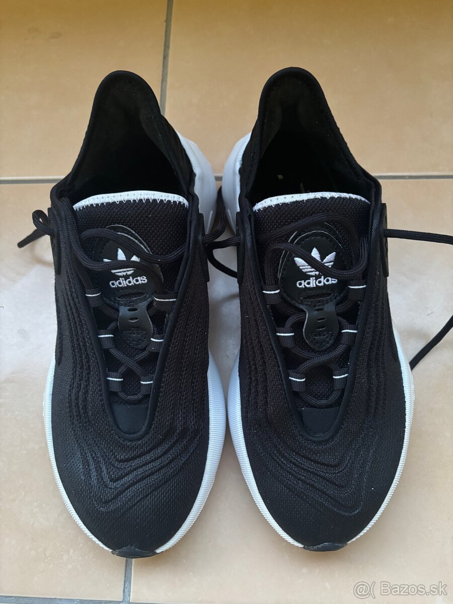 Predám adidas botasky veľkosť 41,5