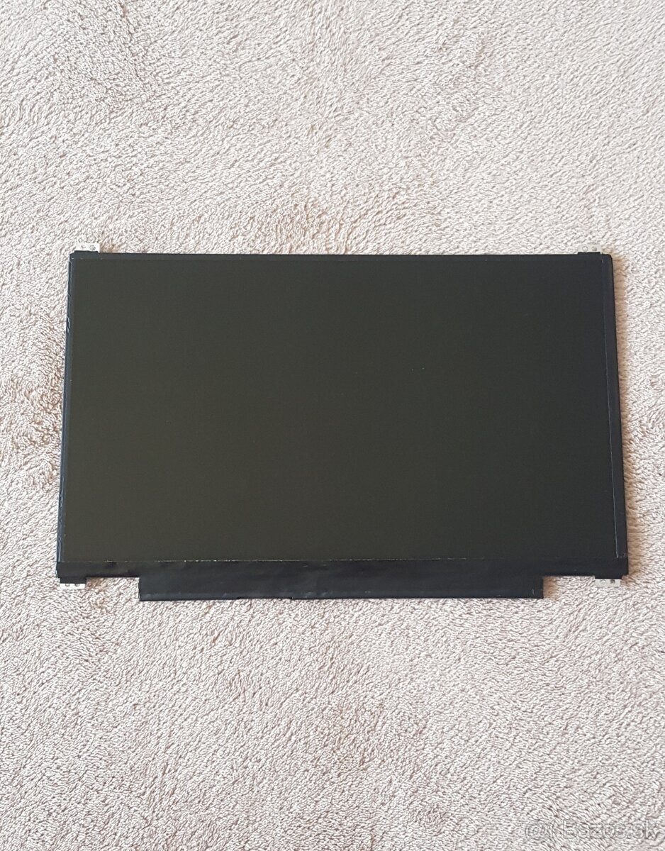 LCD 11.6 HD SLIM 30 PIN S úchytom