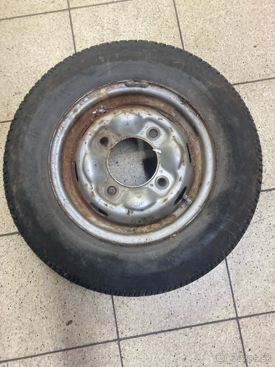 Predam nahradne koleso ,rezervu z Wartburga 353