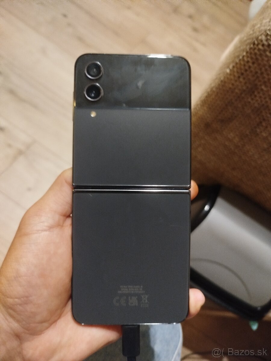 Samsung galaxy Z FLIP 4