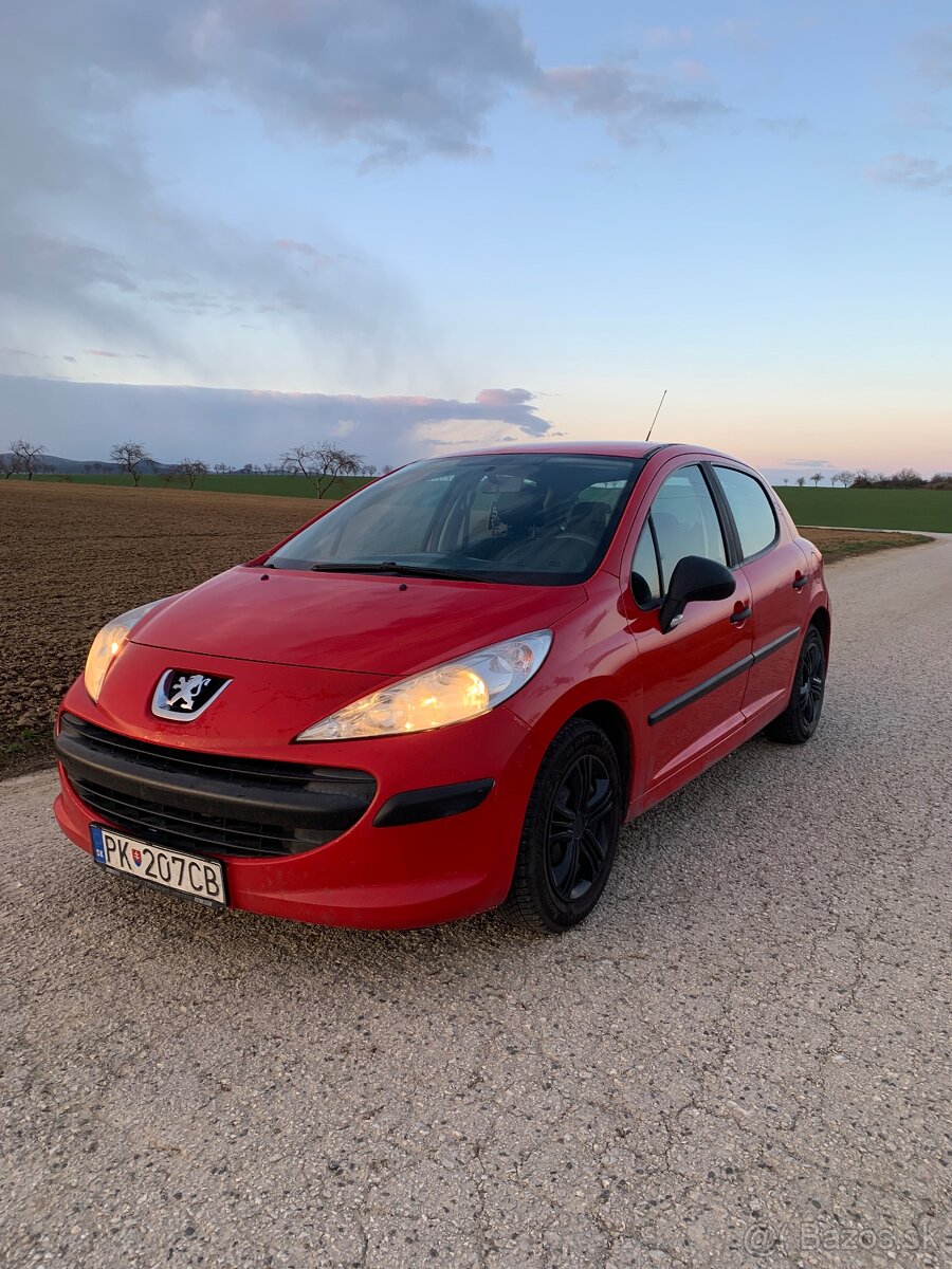 Predám alebo rozpredám v celku Peugeot 207