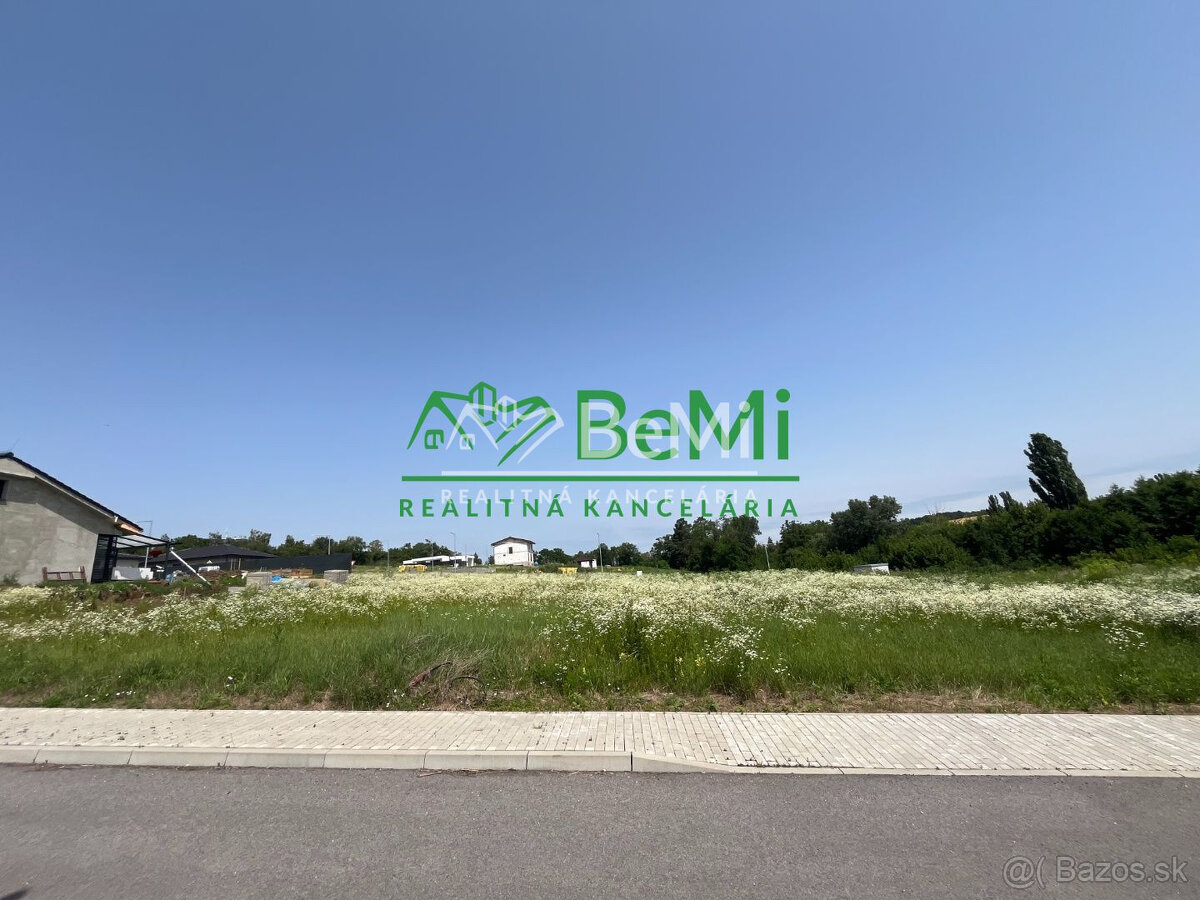 Predaj pozemok na stavbu RD - Levice, časť Kalinčiakovo ( 0