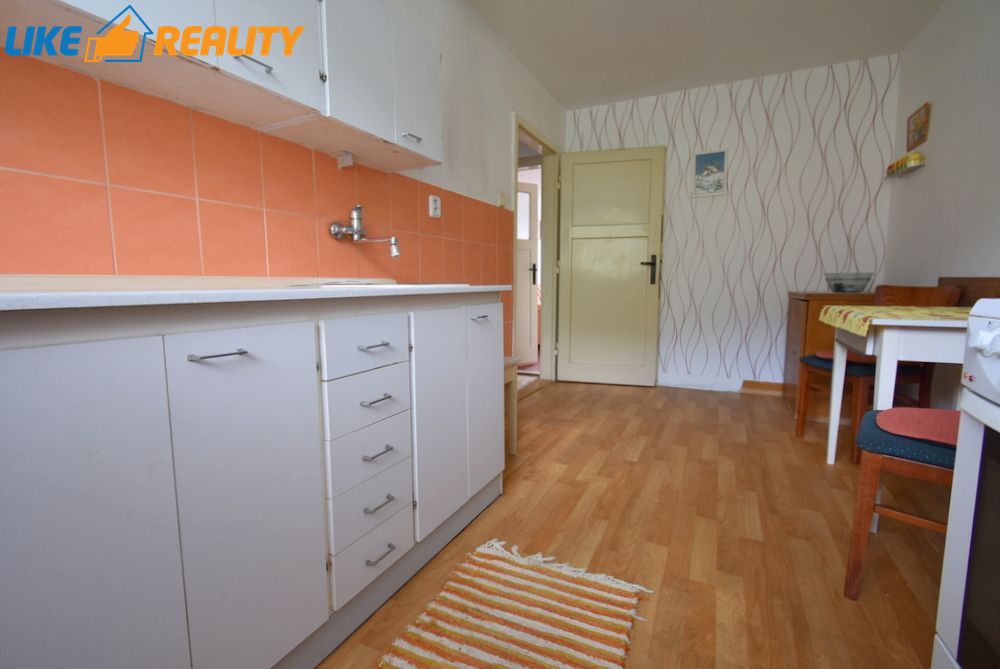 Tehlový 2 izbový byt so záhradkou Lipovec