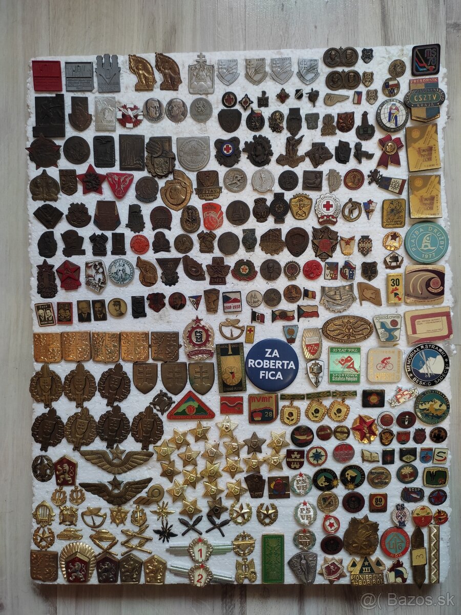 Rôzne odznaky, vyznamenania, medaile