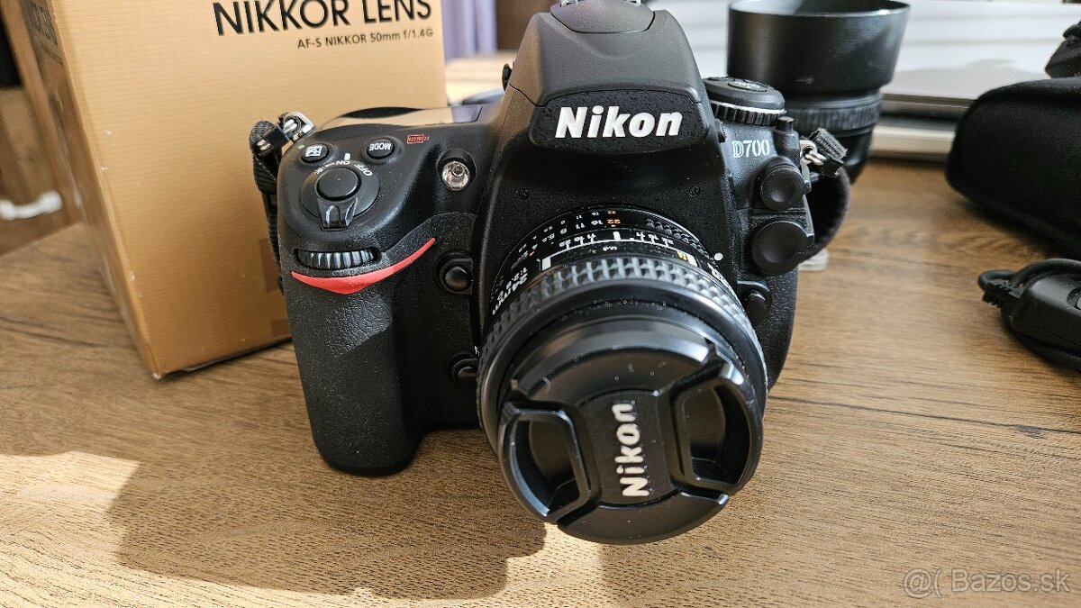 Nikon d700 4x objektívy 1x blesk