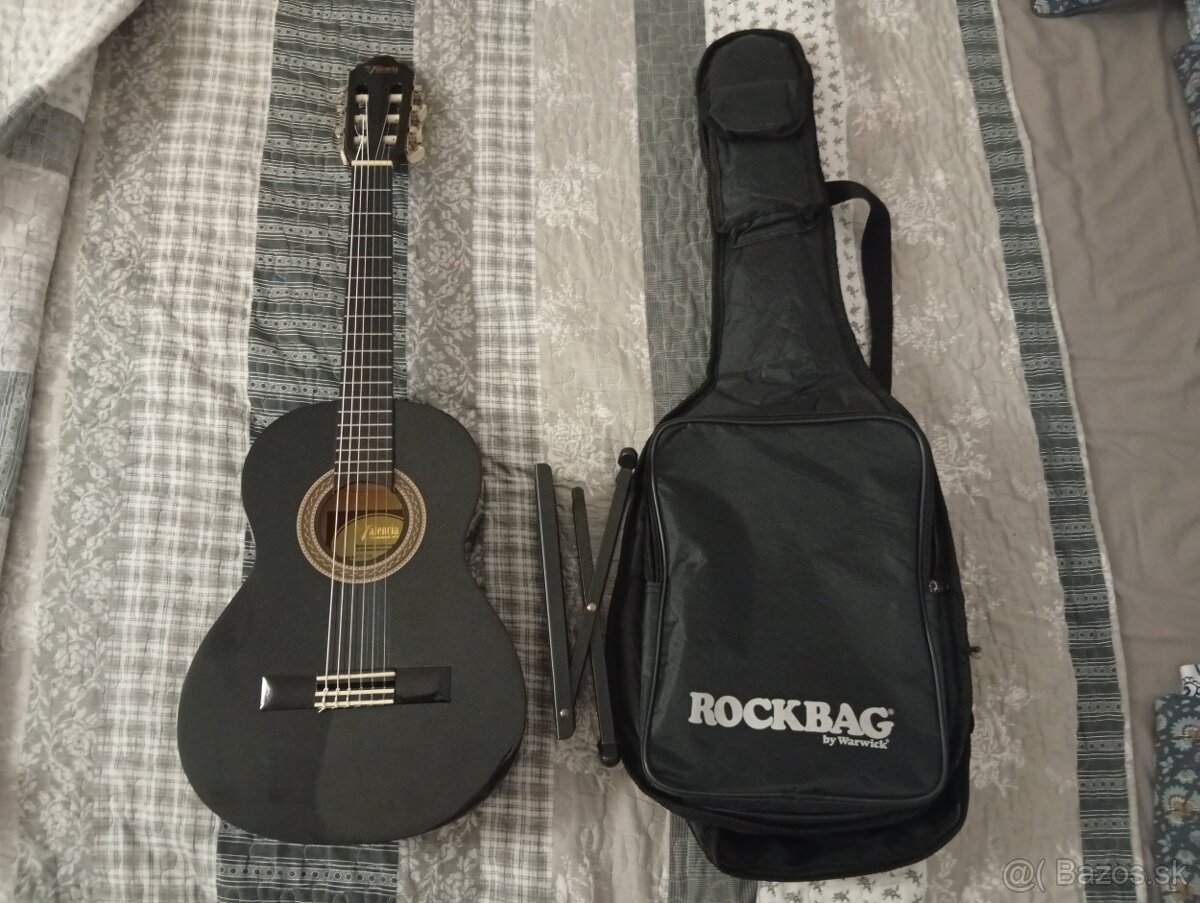 Čierna gitara 3/4 Valencia