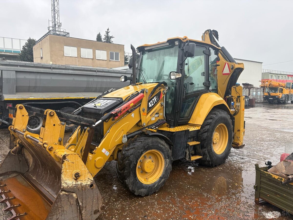 Traktor bager CAT 427F2