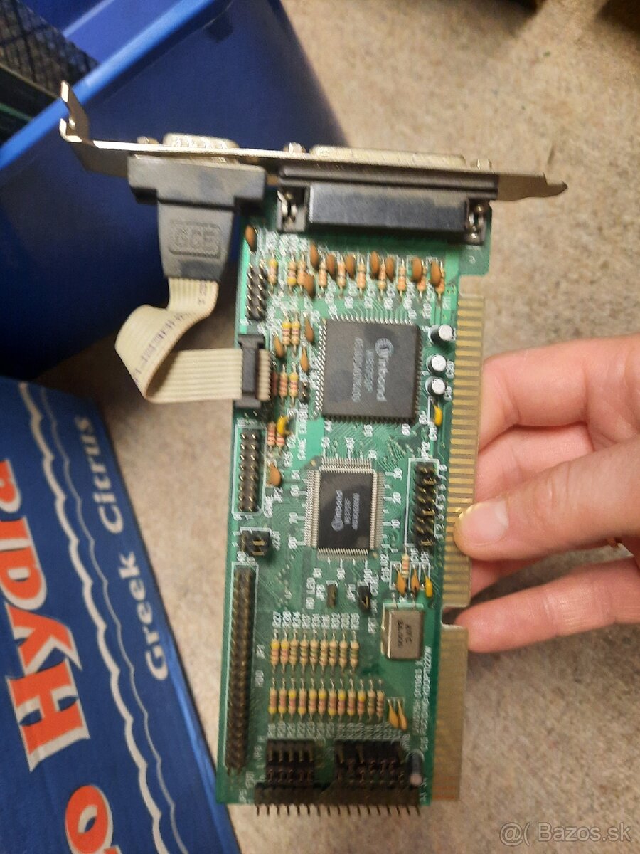 Retro radič Winbond PTI-227W