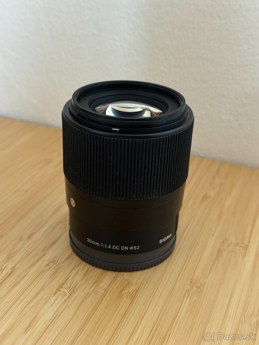 Sigma 30mm f/1.4 (Sony E-mount)