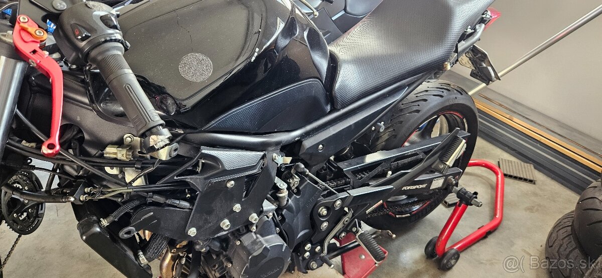 Yamaha XJ6