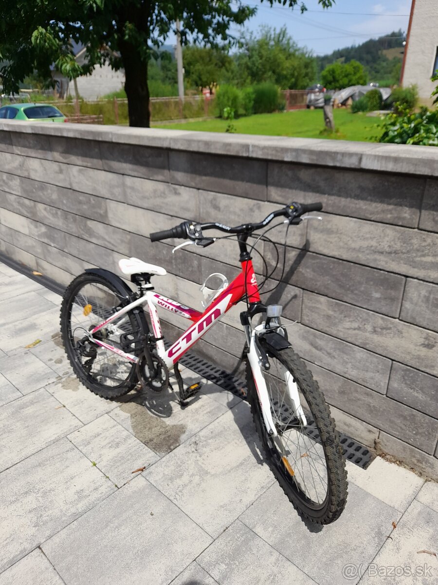 Dievčenský bicykel