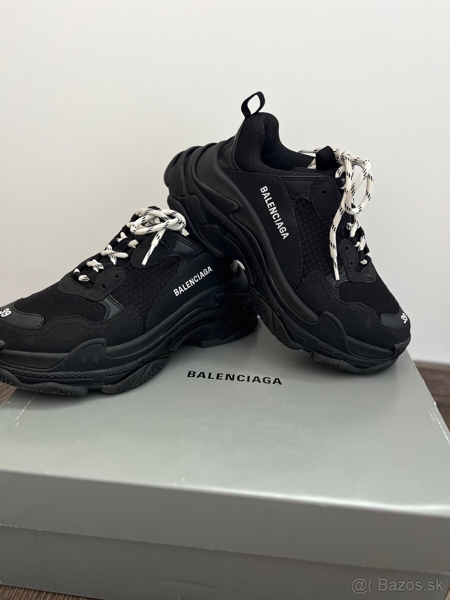 Balenciaga Triple S Black