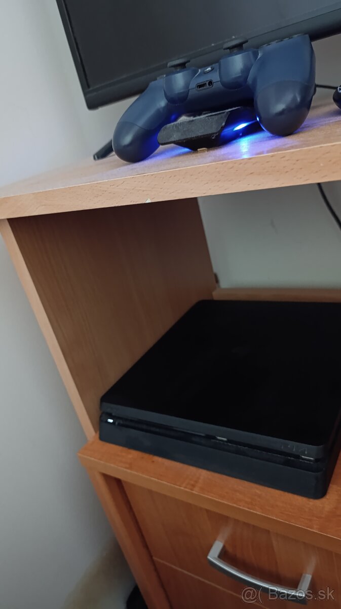 Predam Playstation 4 Slim 1TB