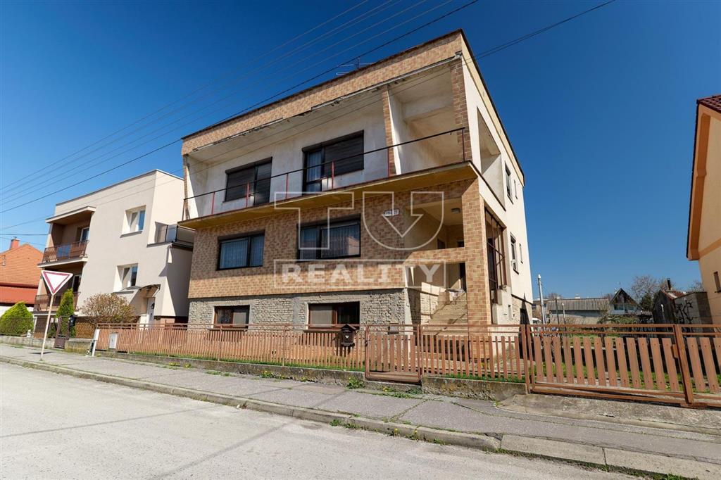 Priestranný rodinný dom vo Vrbovom – ideálny pre rodinu...