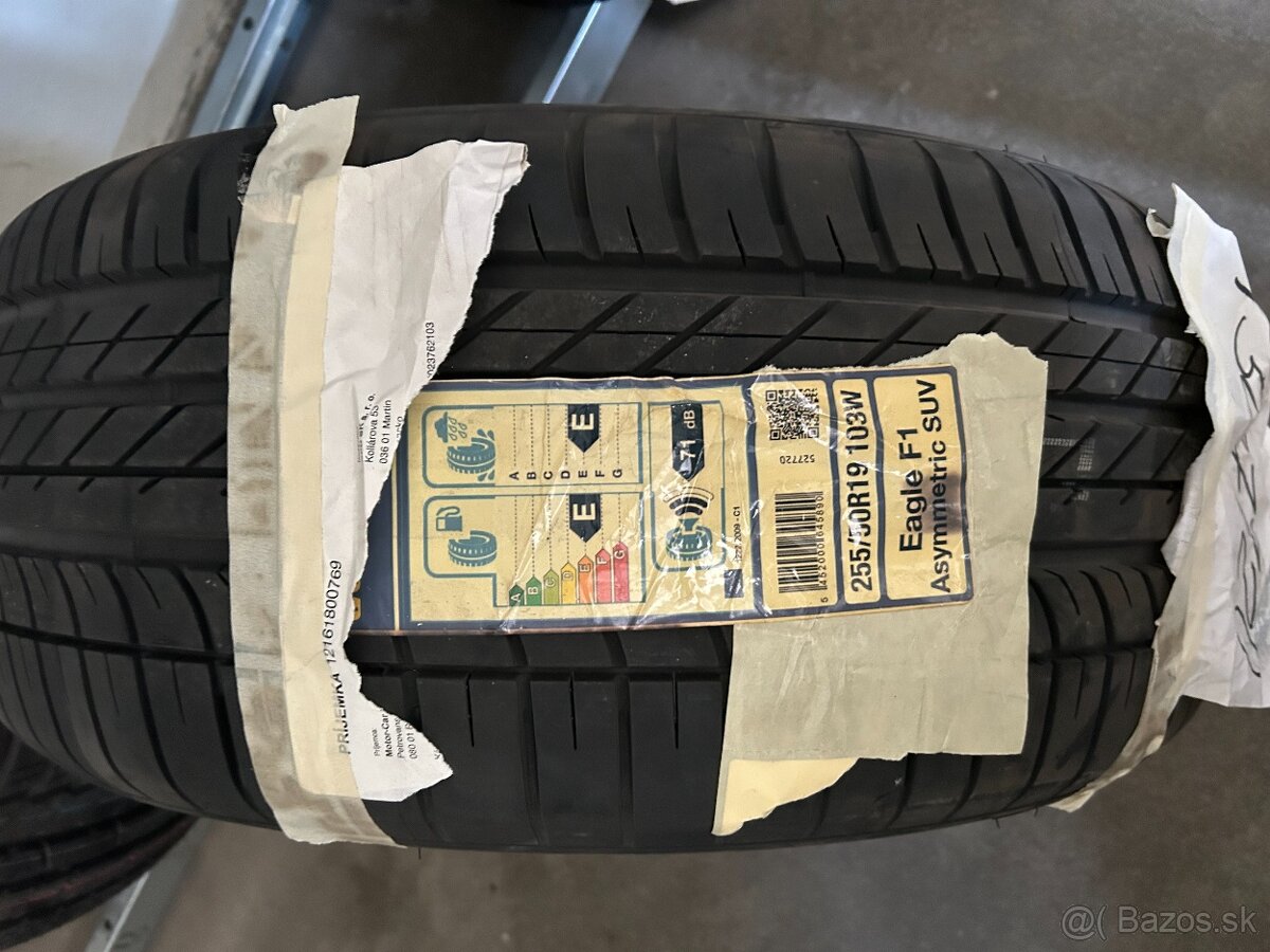 Pneumatika GoodYear 255/50R19