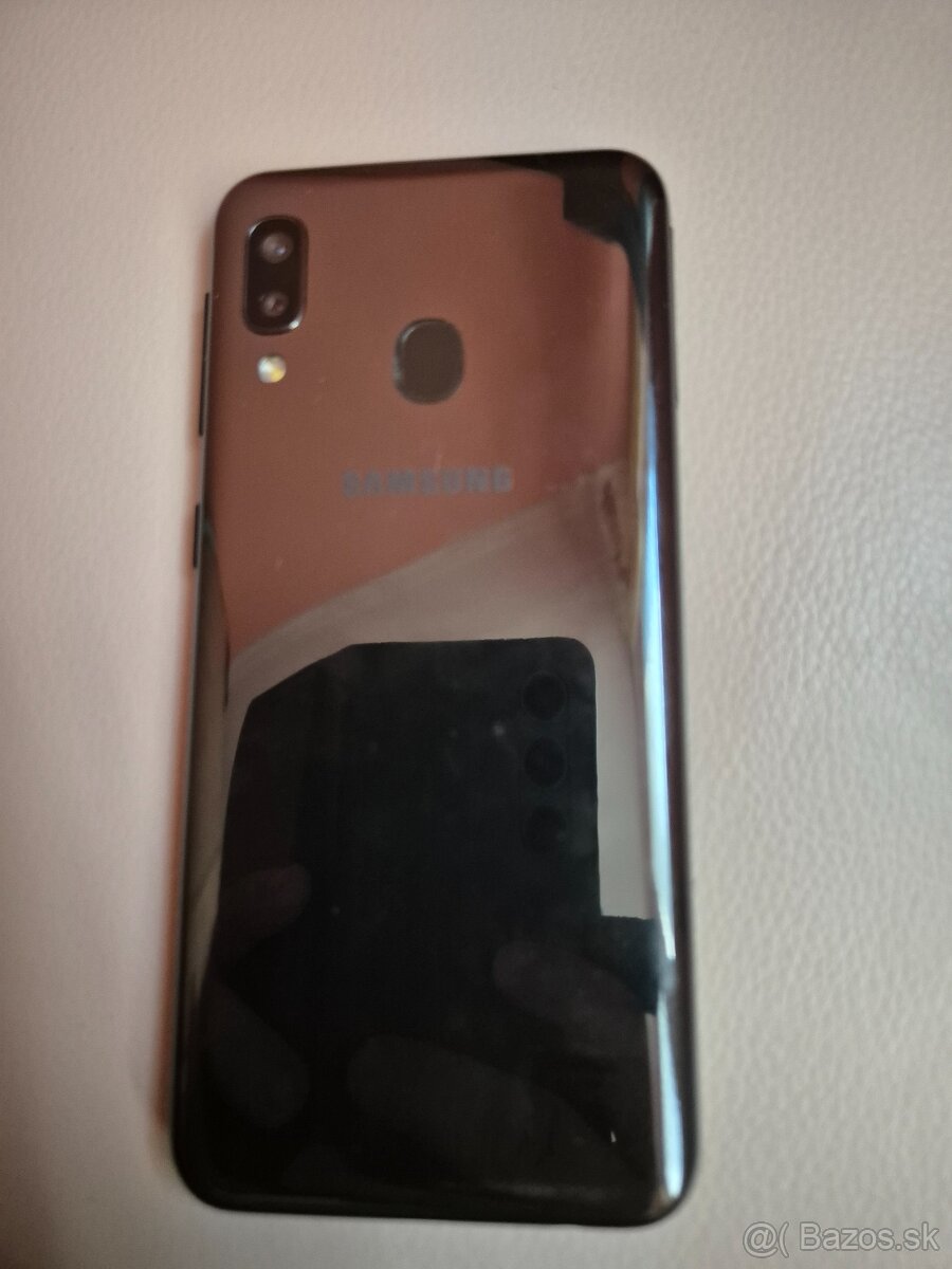 Samsung A20e