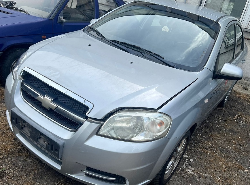 Chevrolet Aveo 1.4 2009 predám MOTOR F14D3, DVERE, kapota