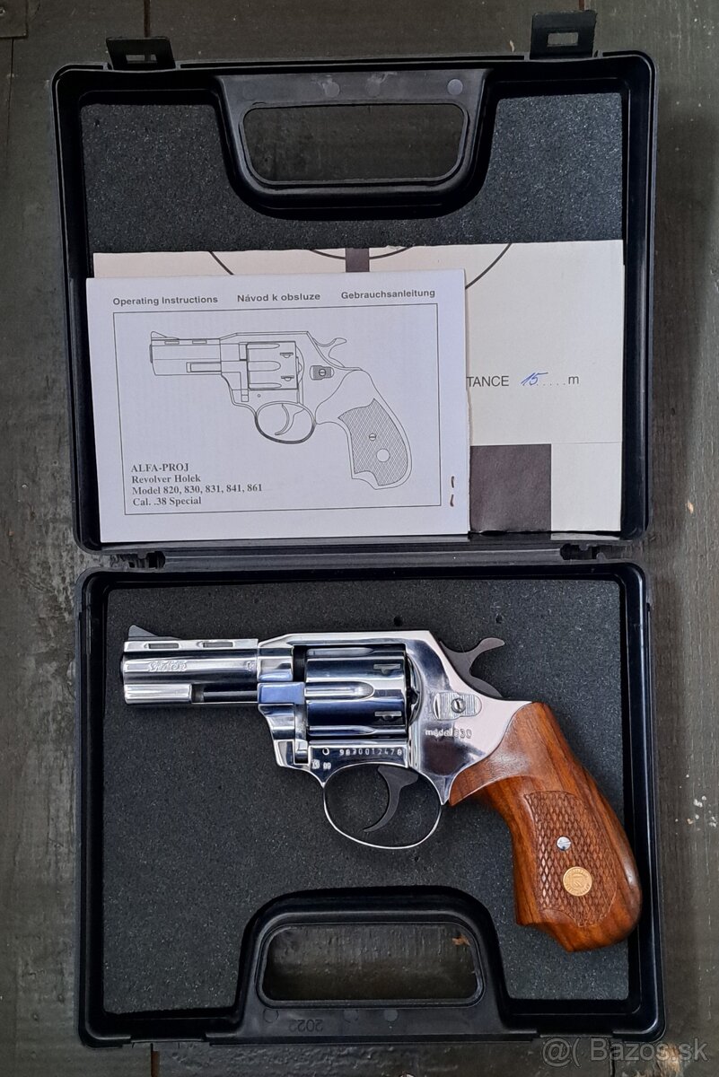 REVOLVER HOLEK model 830