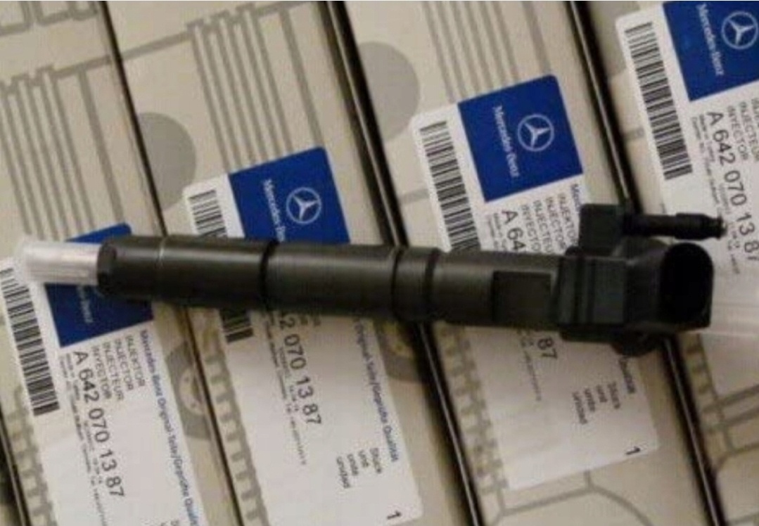 MERCEDES-BENZ Vstrekovače, vstrekovacie čerpadlá