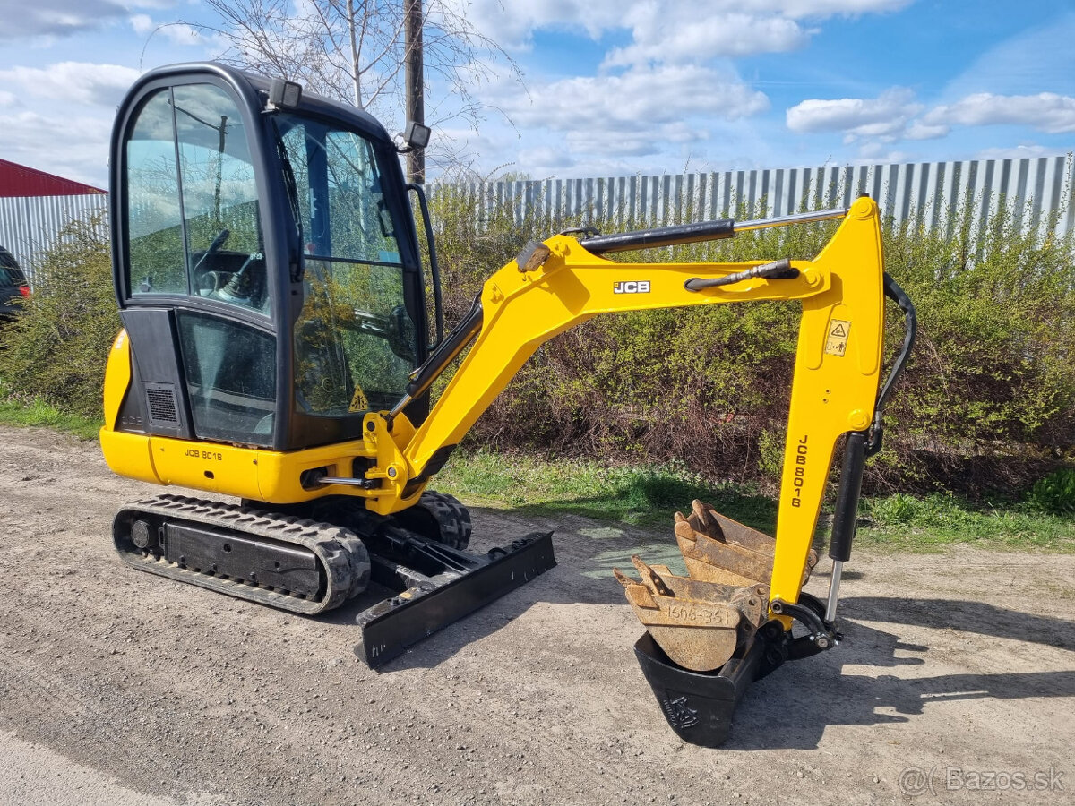 Prodám pásovy minibager JCB 8018 CTS 2016