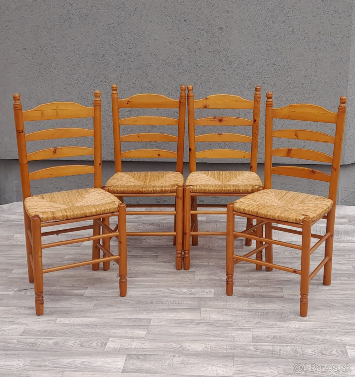 Set stoličiek s rebríkovými operadlami ( 4 ks ).