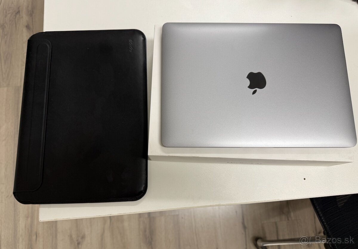 Macbook air A2337 13" 256GB SSD M1