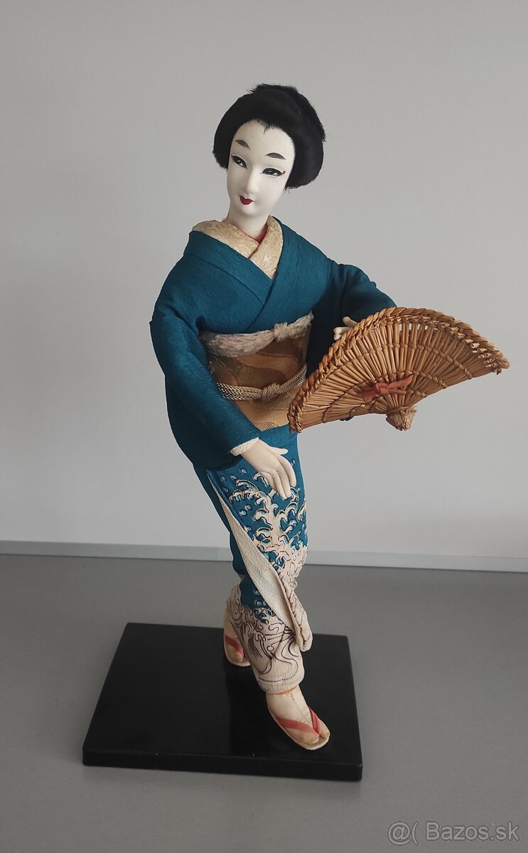 Japonská bábika Sado Okesa