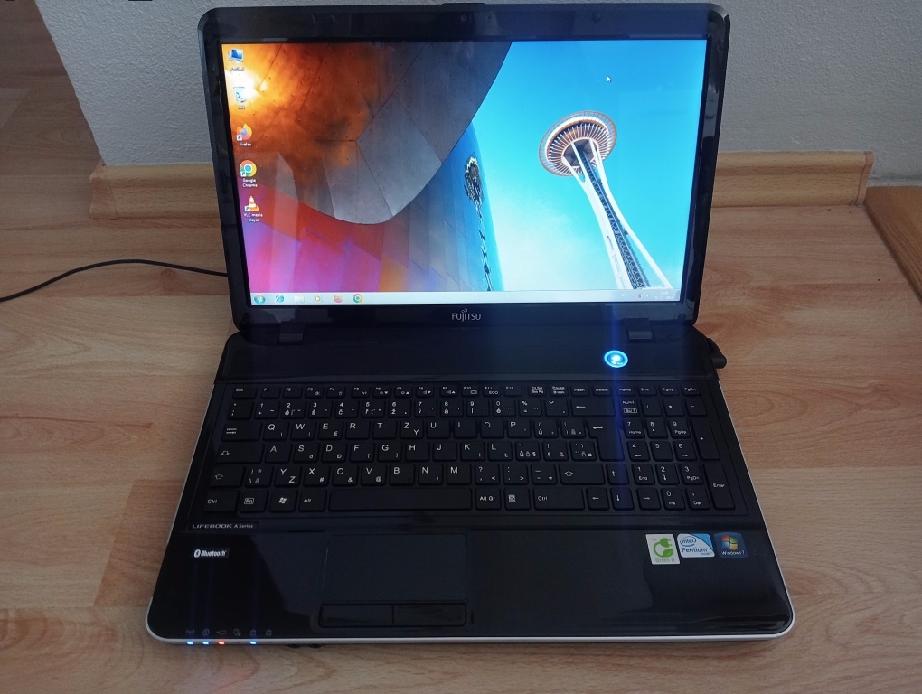 predám Fujitsu Lifebook A531 - 4gb ram - 250gb hdd