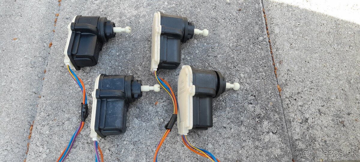 Predam motorčeky svetiel transit