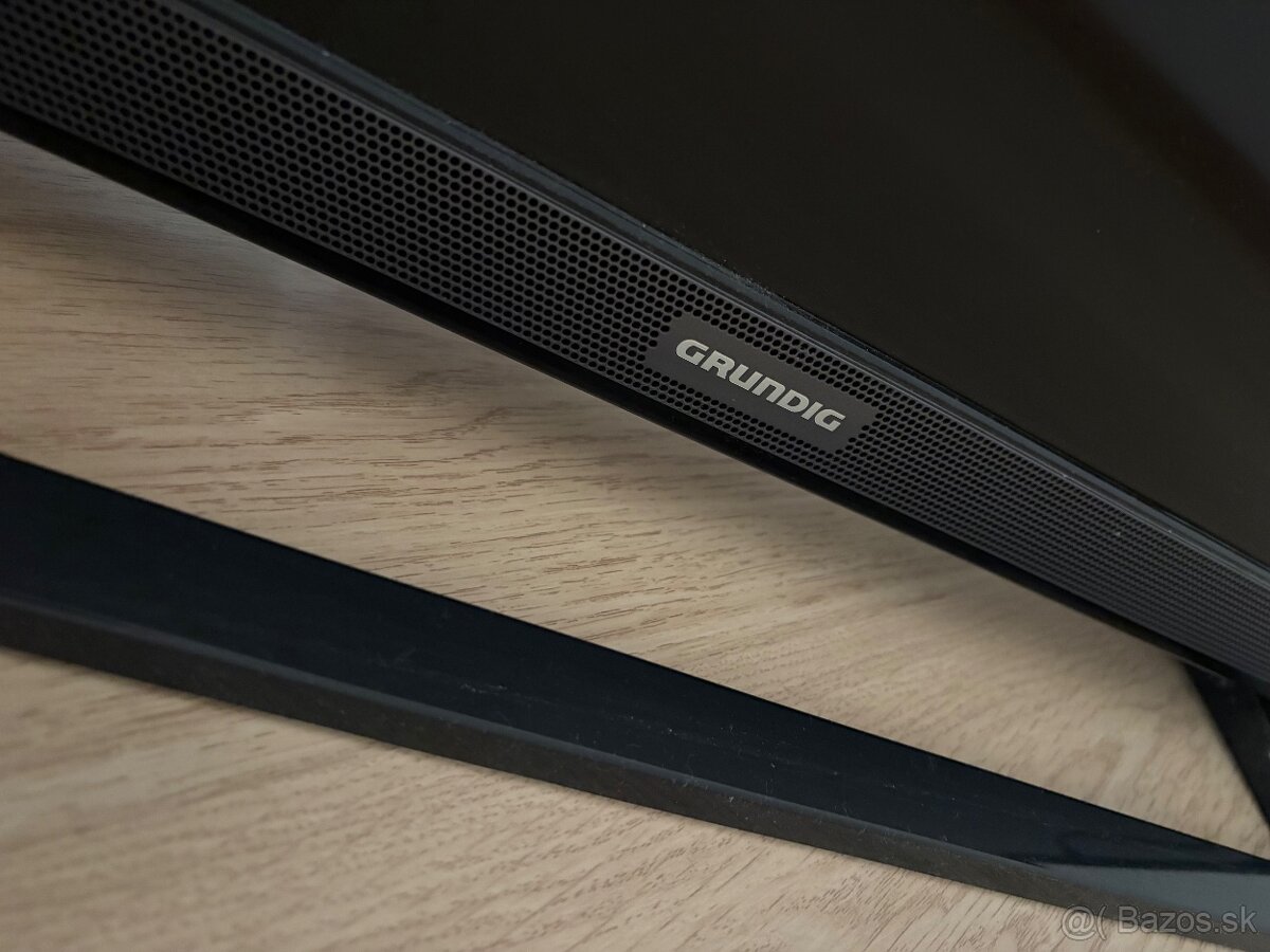 Televizor s ovladacom - Grunding