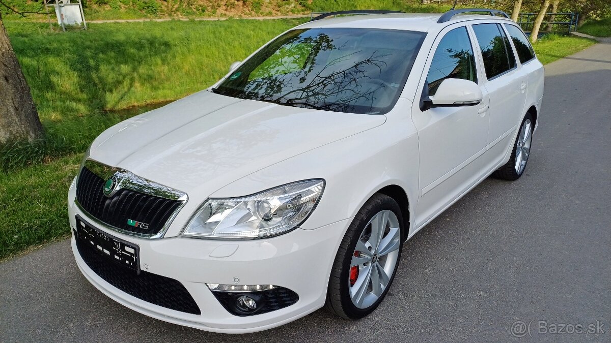 Škoda octavia combi RS.2.0TDI model2012dovoz top stav navi..