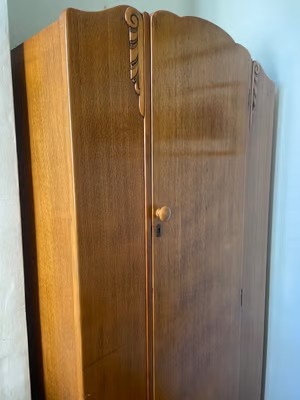 Predám skrinu za vyhodnu cenu a 20 eur a 40eur