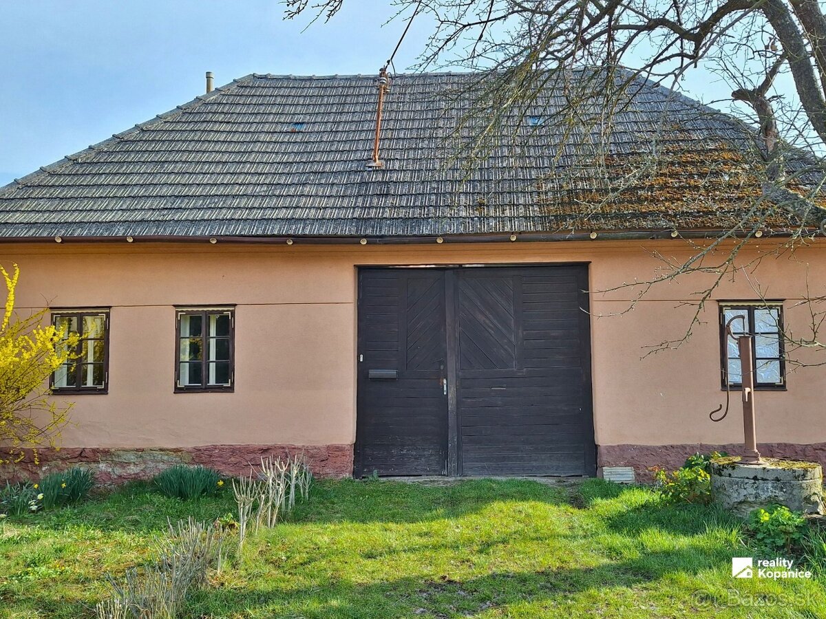 Veľký vidiecky dom s rozľahlým pozemkom