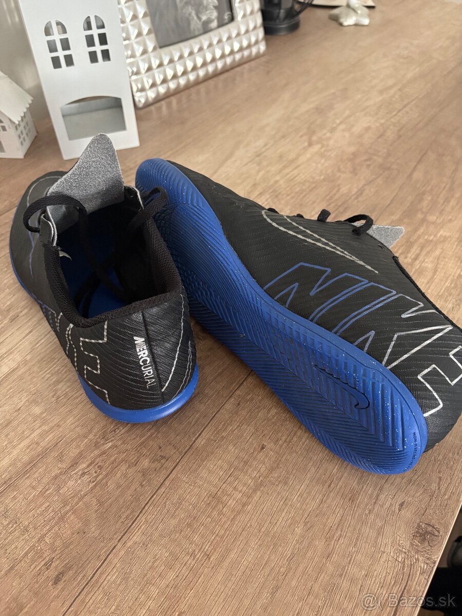 Halovky Nike