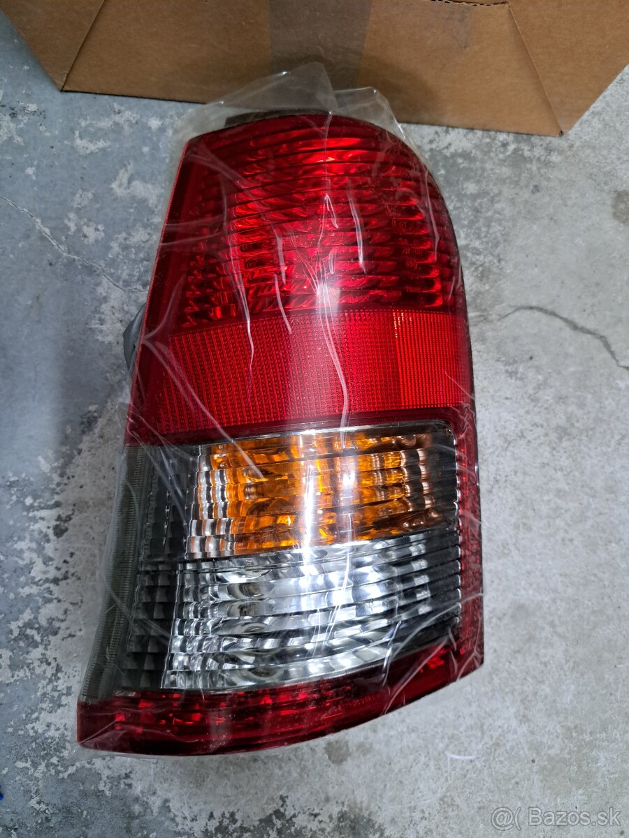 Predám zadné pravé svetlo Daewoo Nexia hatchback