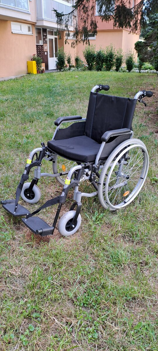 Invalidný vozík, Zdravotný vozík