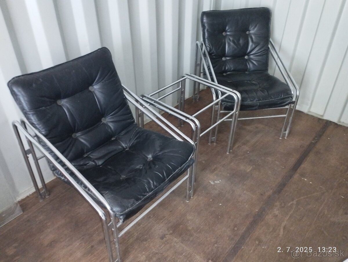 Set kresiel a stolík