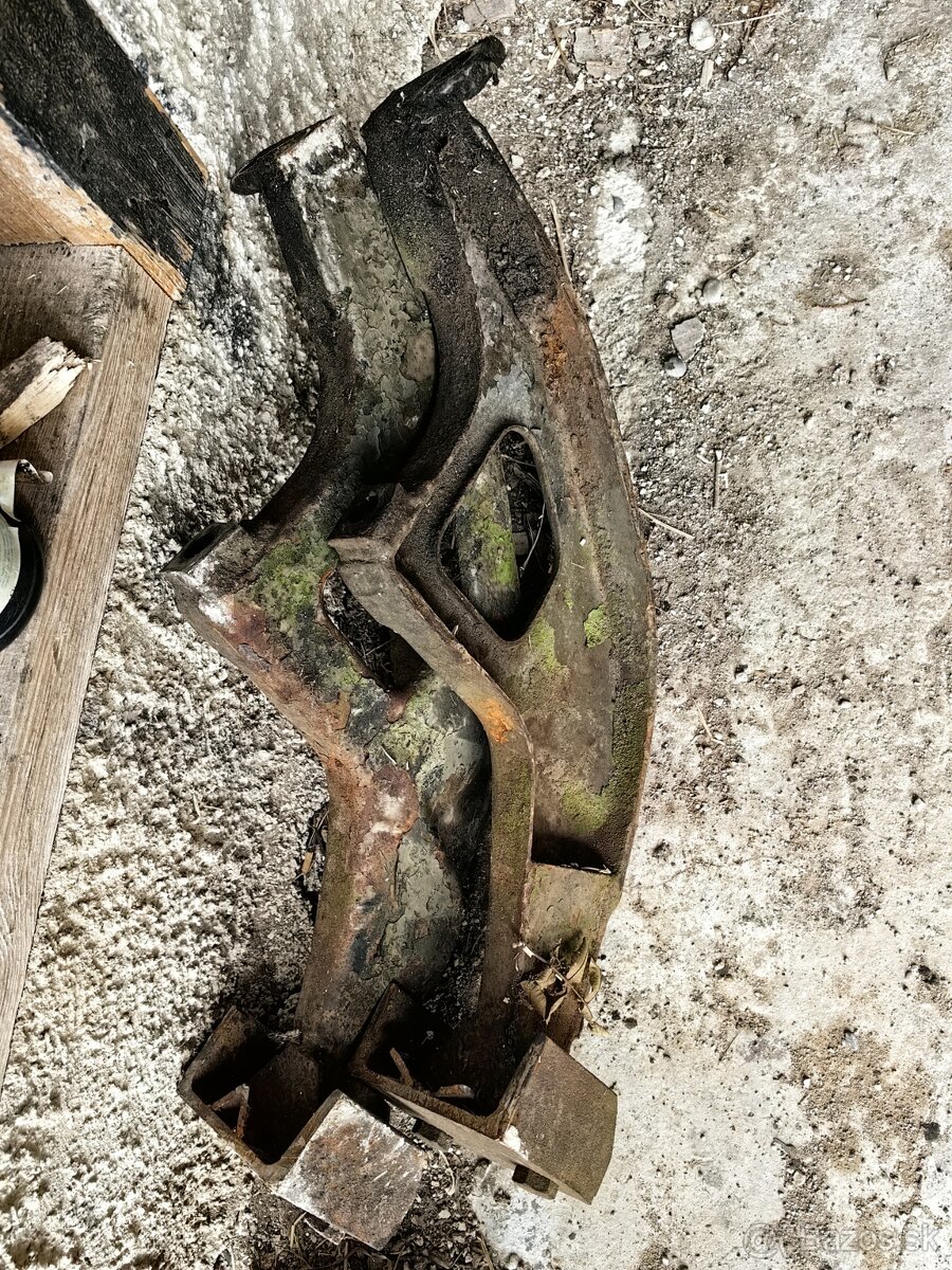 Predam 2ks drziaky na pred. Napravu tatra 805