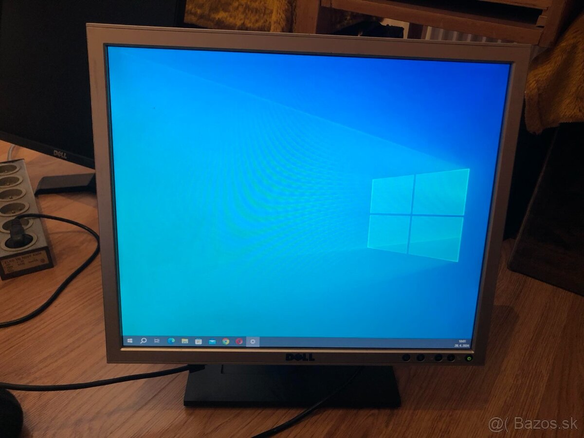 Monitory 19 a 17 palcové viac kusov